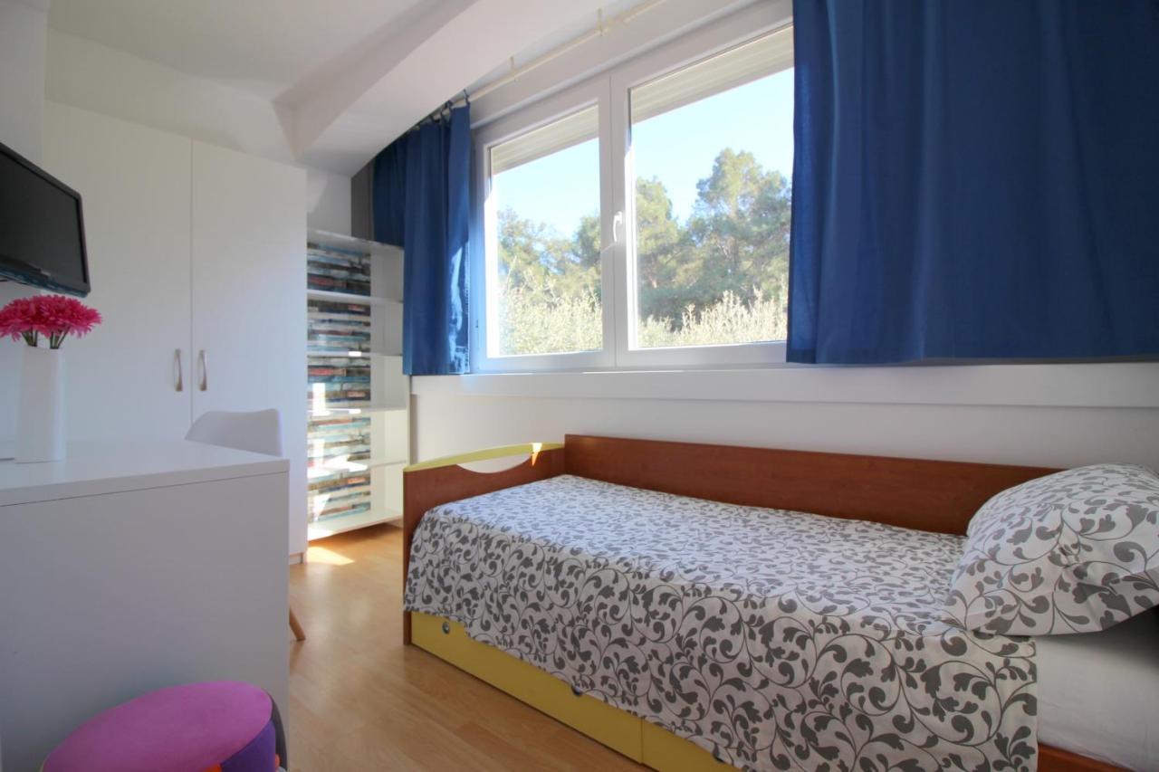 Modern Apartment Sabina With Nice Garden Poreč Exterior foto