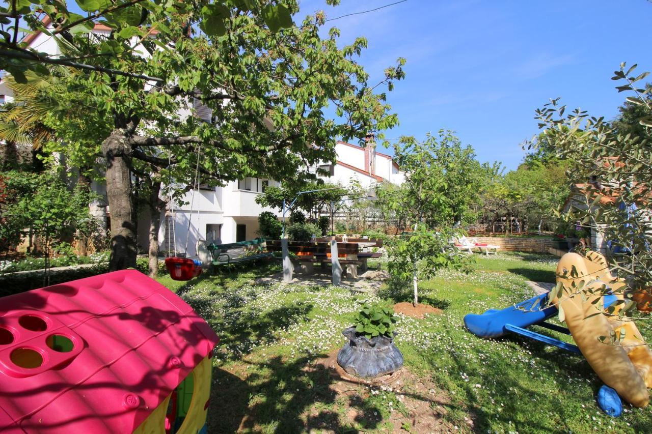 Modern Apartment Sabina With Nice Garden Poreč Exterior foto